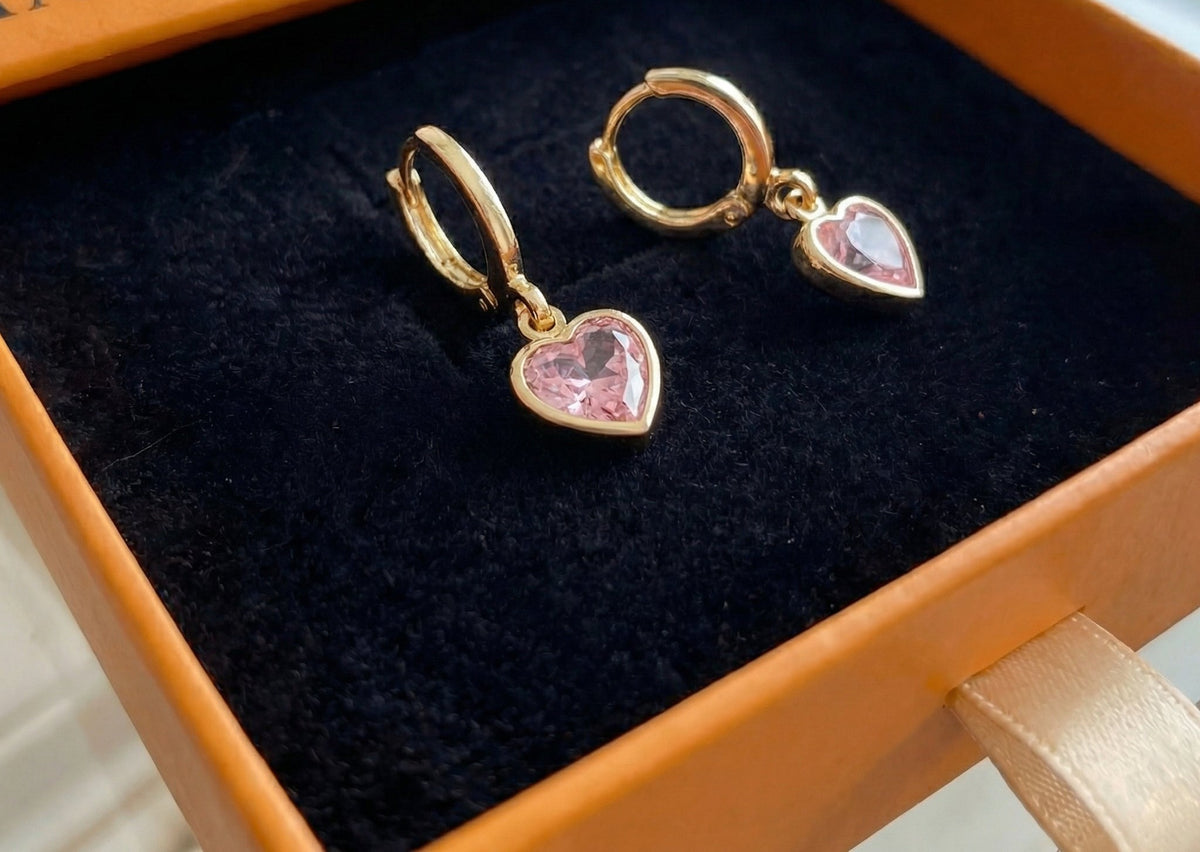 Kolczyki wiszące Cupid Charm | Złoto