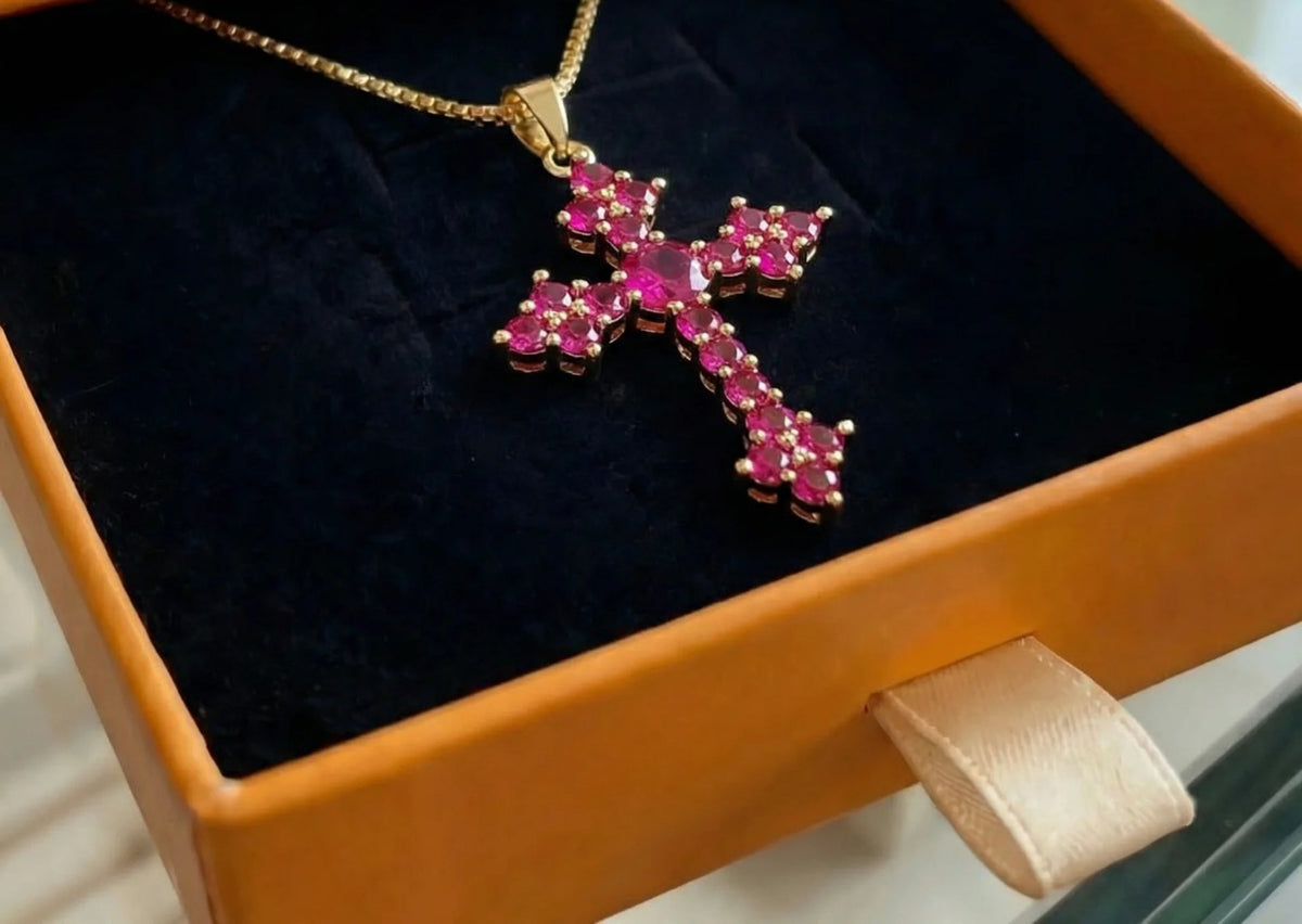 Naszyjnik różowy Cluster Cross | Złoto