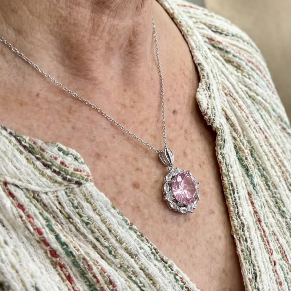 Naszyjnik Rose Lotus Halo | Białe złoto