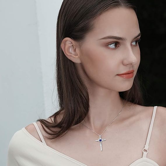 Naszyjnik szafirowy Heart kamienny Cross | Białe złoto