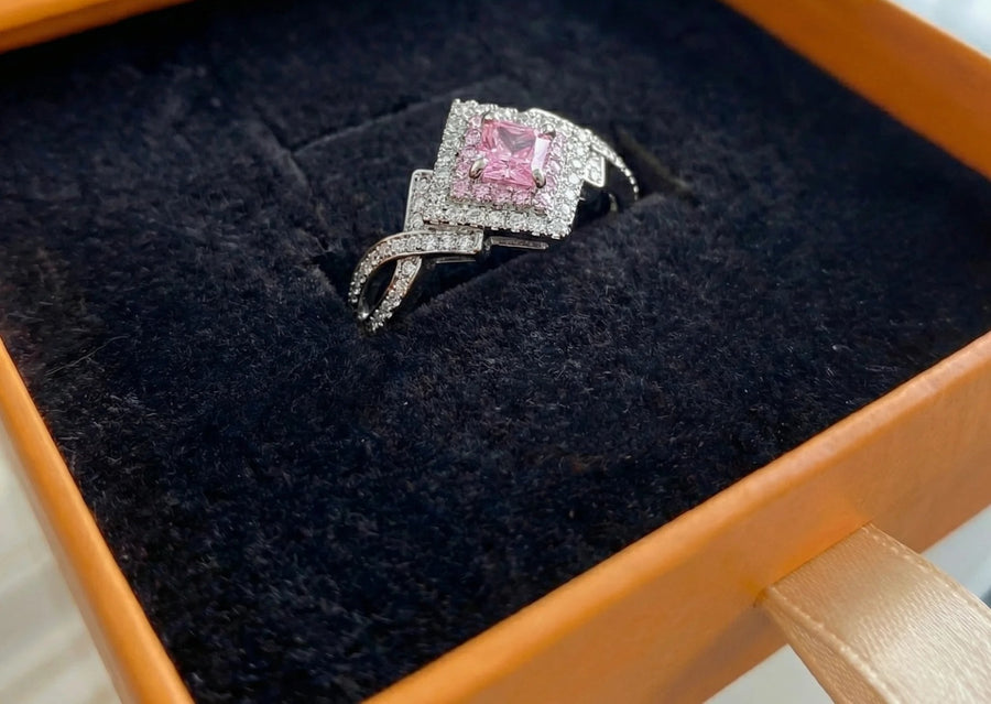 Pierścionek Couture pave kwadratowy | Białe złoto