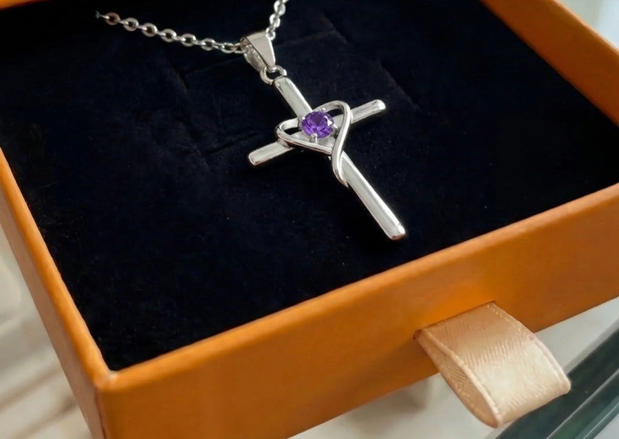 Naszyjnik ametystowy Center Cross | Białe złoto