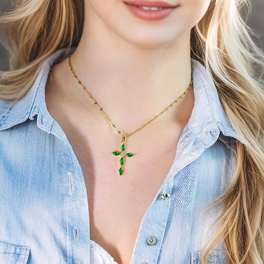 Naszyjnik szmaragdowy Cross | Złoto