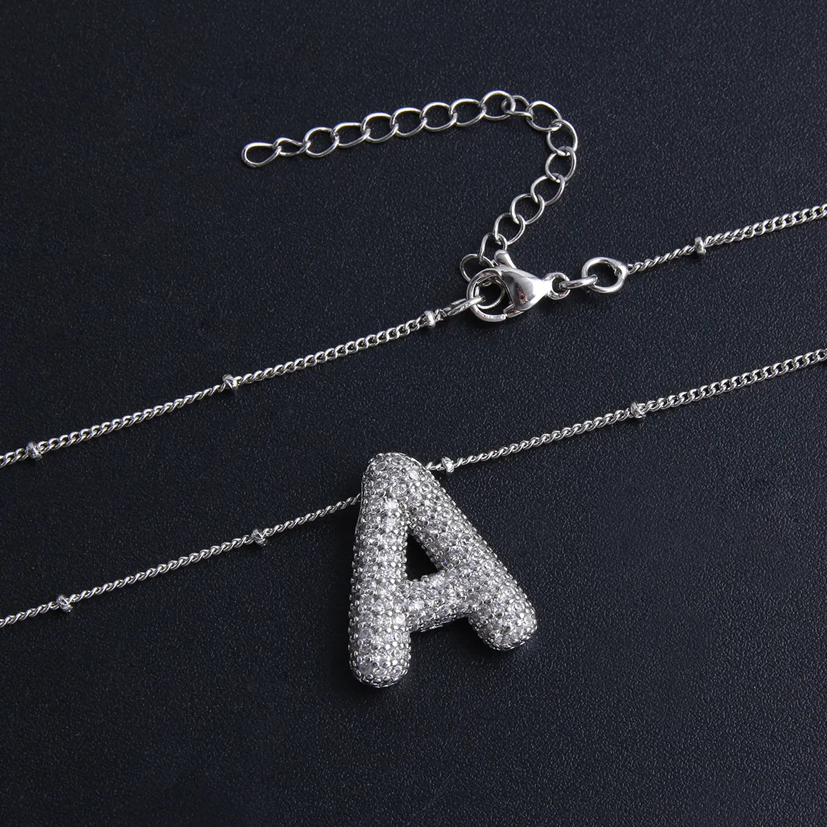 Komplet naszyjników Bubble letter initial | Białe złoto